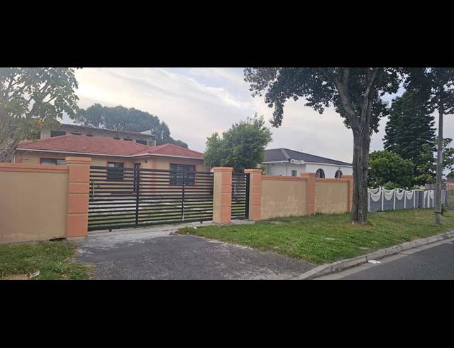 3 BEDROOM HOUSE FOR SALE IN CHARLESVILLE